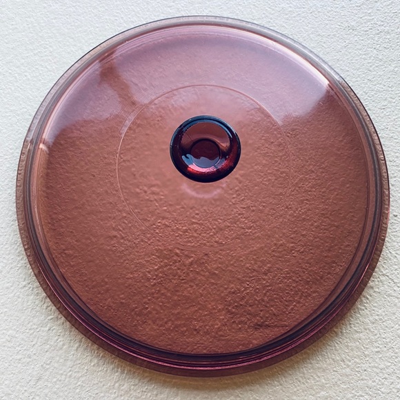 SOLD! VTG? Pyrex cranberry 2L casserole dish - Picture 6 of 12